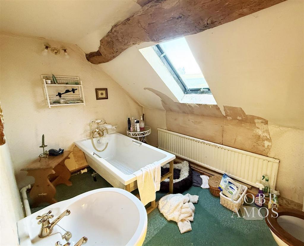 Bathroom.jpg