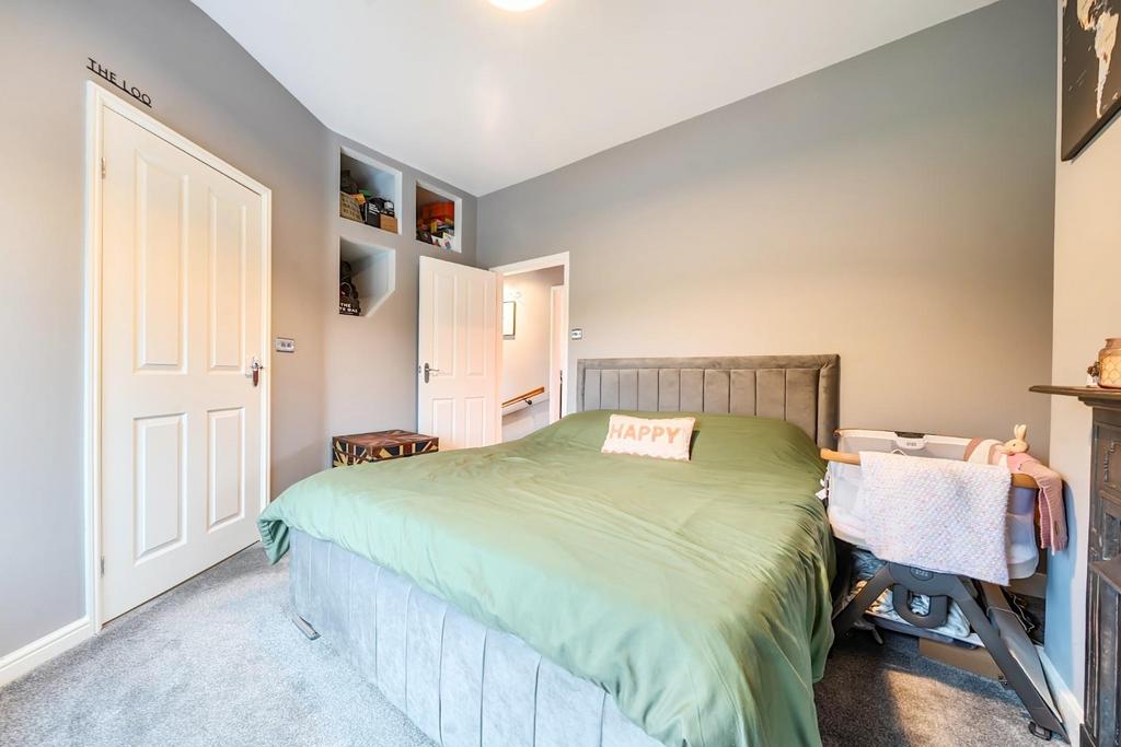2nd view MASTER BEDROOM.jpg