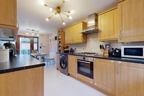 3 bedroom house for sale, Chasewater Crescent, Milton Keynes MK10