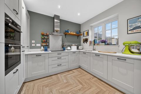 4 bedroom detached house for sale, Riverside View, Horsforth, Leeds, West Yorkshire, LS18