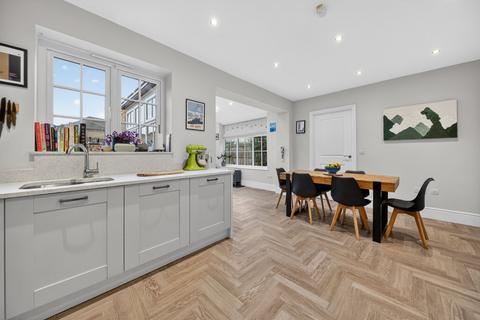 4 bedroom detached house for sale, Riverside View, Horsforth, Leeds, West Yorkshire, LS18