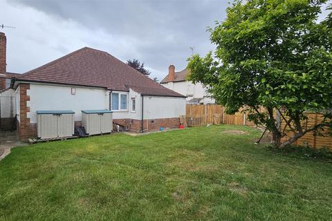 2 bedroom bungalow to rent, Attenborough Lane, Beeston, Nottingham