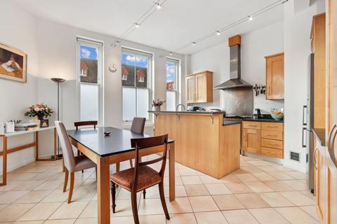 4 bedroom duplex for sale, Flood Street, London, SW3