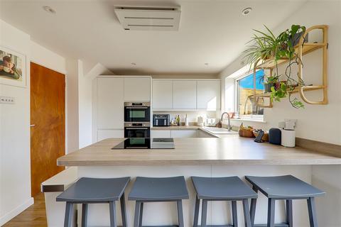 3 bedroom semi-detached house for sale, Upton Road, Worthing, BN13