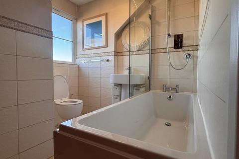 1 bedroom flat to rent, Albury Road, Merstham