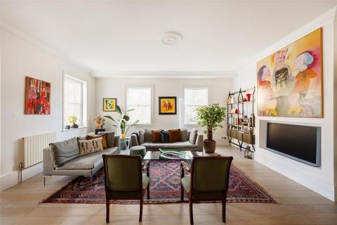 3 bedroom flat for sale, Drummond Gate, Pimlico, SW1V.