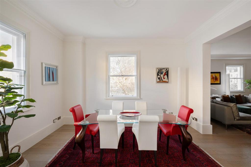 14 Salisbury House Hi-11.jpg