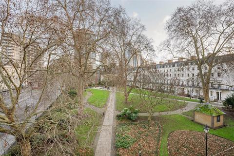 3 bedroom flat for sale, Drummond Gate, Pimlico, SW1V.