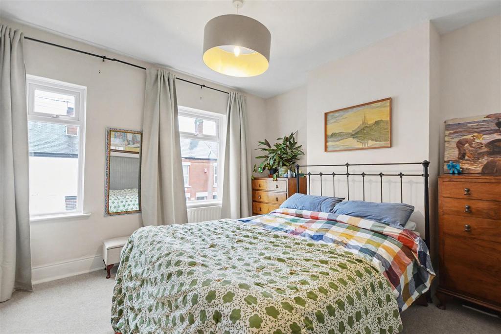 Bedroom 1 1.jpeg