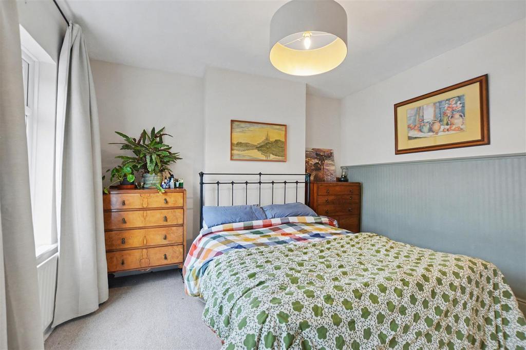 Bedroom 1 2.jpeg