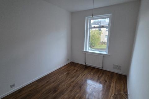 2 bedroom flat to rent, Lemmon Street, West, Greenock, PA15