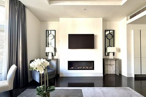 1 bedroom flat to rent, One Bedroom To Let On Green Street W1