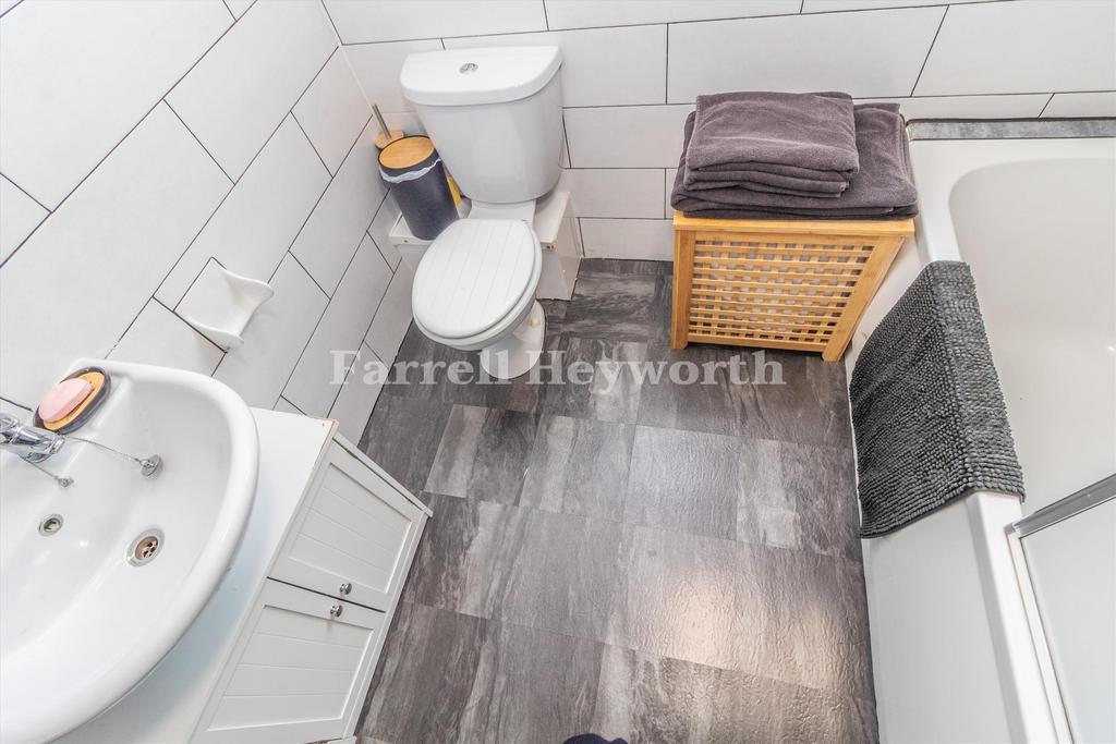Bathroom image 2