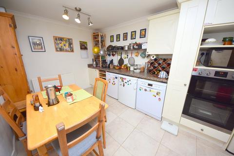 3 bedroom semi-detached house for sale, Hillside Close, Banbury OX16