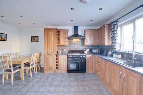3 bedroom end of terrace house for sale, Church View, South Ockendon RM15