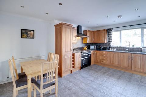 3 bedroom end of terrace house for sale, Church View, South Ockendon RM15