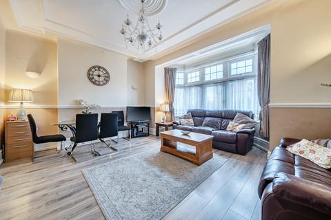 2 bedroom apartment for sale, Cranbrook Road, Ilford