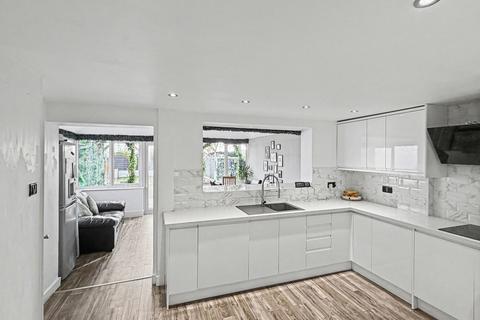 3 bedroom semi-detached house for sale, Union Bank Lane, Widnes