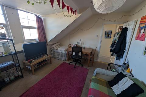 2 bedroom apartment to rent, Second Floor Flat,  Chesterfield Road, St. Andrews, Bristol