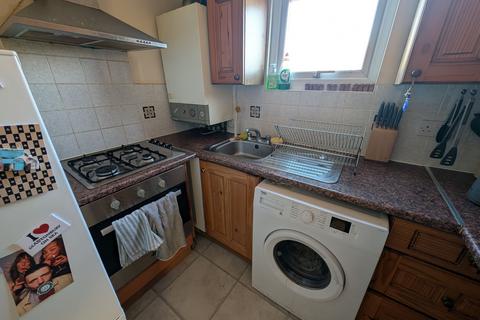 2 bedroom apartment to rent, Second Floor Flat,  Chesterfield Road, St. Andrews, Bristol