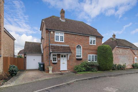 3 bedroom detached house to rent, Ridgefield, Watford, WD17
