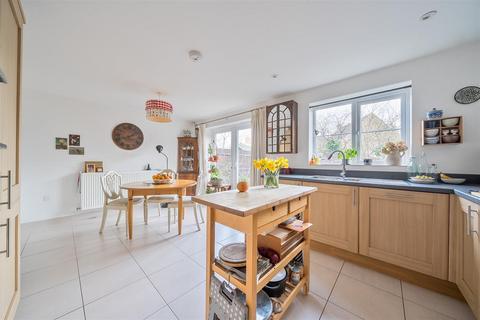 3 bedroom semi-detached house for sale, Old Farm Close, Watts Lane, Hullavington