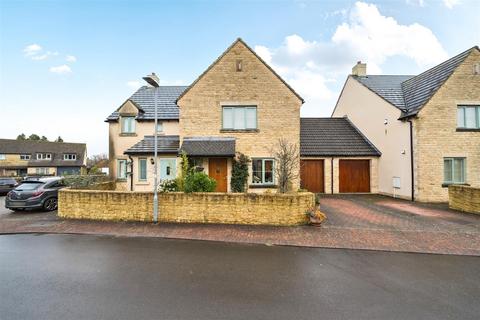 3 bedroom semi-detached house for sale, Old Farm Close, Watts Lane, Hullavington