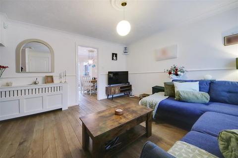 3 bedroom semi-detached house for sale, Hamblings Close, Shenley