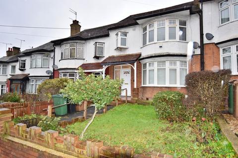 5 bedroom terraced house to rent, Kings Head Hill, North Chingford, London. E4 7LY