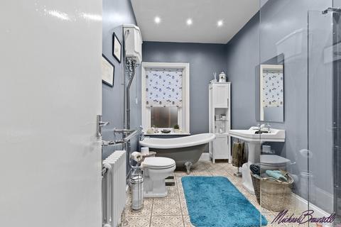3 bedroom detached house for sale, Brow Lane, Halifax HX3