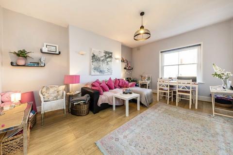 2 bedroom flat to rent, Girdlers Road, London W14