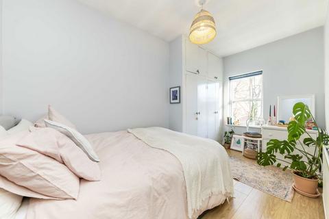 2 bedroom flat to rent, Girdlers Road, London W14