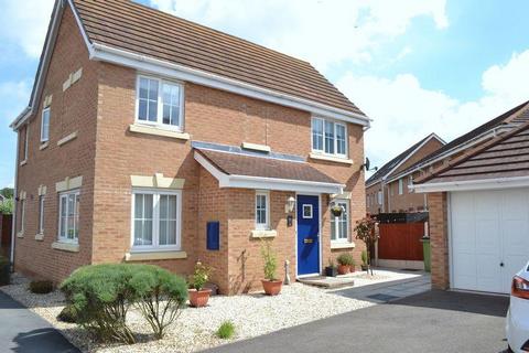 4 bedroom detached house for sale, Sunningdale Way, Gainsborough, DN21