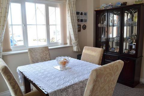 4 bedroom detached house for sale, Sunningdale Way, Gainsborough, DN21