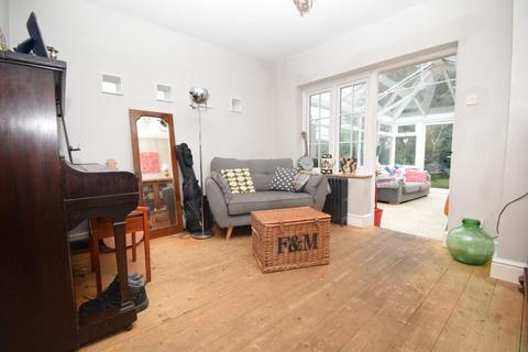 4 bedroom detached house for sale, Carpenders Avenue, Carpenders Park
