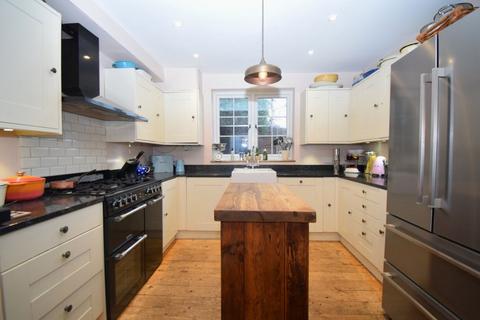4 bedroom detached house for sale, Carpenders Avenue, Carpenders Park