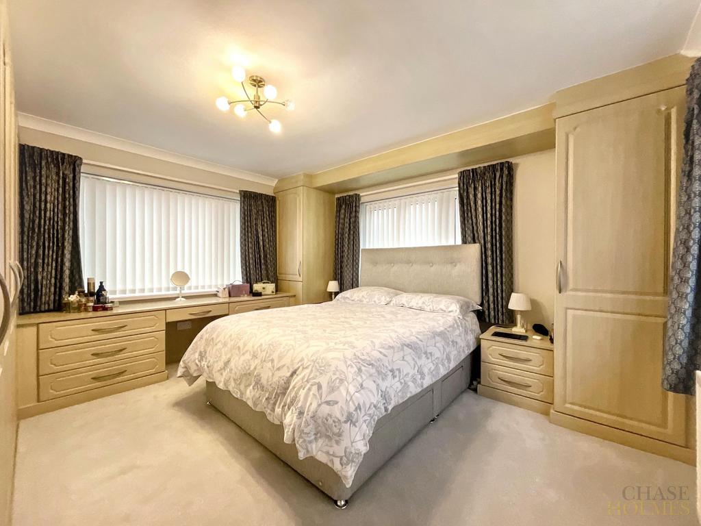 Master Bedroom (Front)