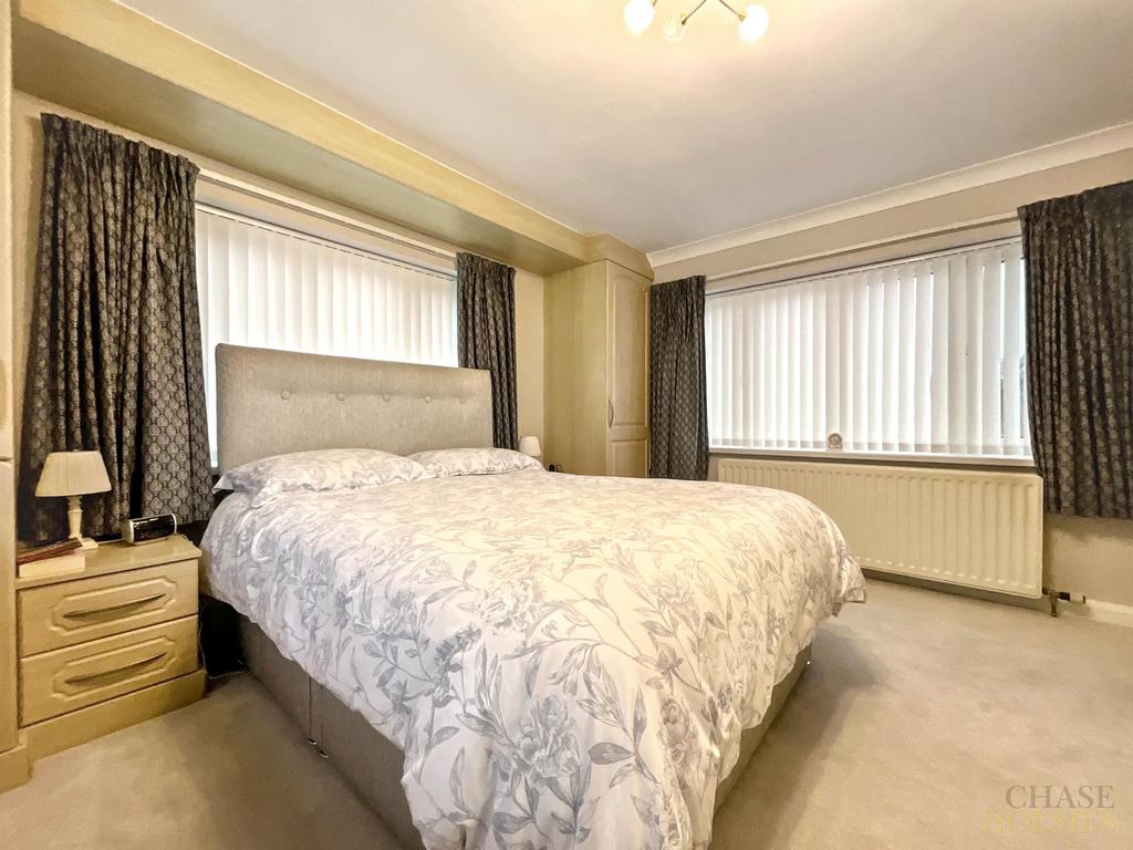 Master Bedroom (Front)