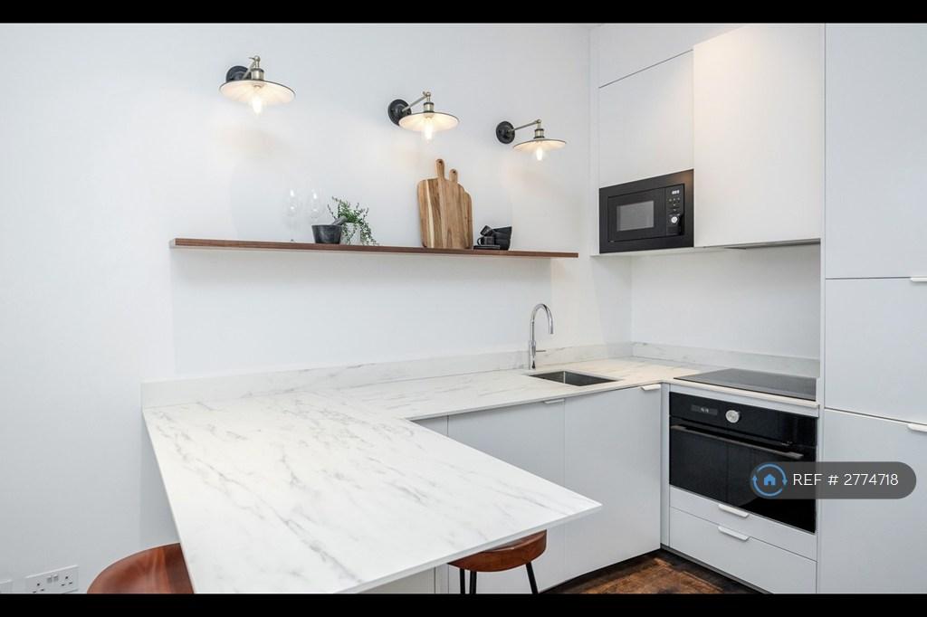 Full Kitchen With Lots Of Storage