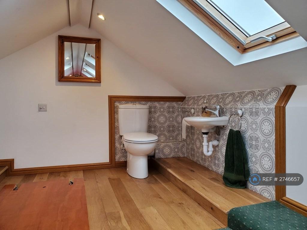 Attic Room Wc