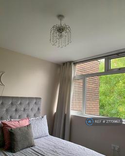 1 bedroom flat to rent, Bromborough, Wirral, CH62