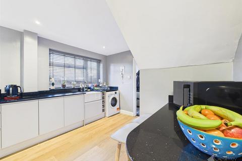 3 bedroom terraced house for sale, Edison Road, Chells, Stevenage SG2