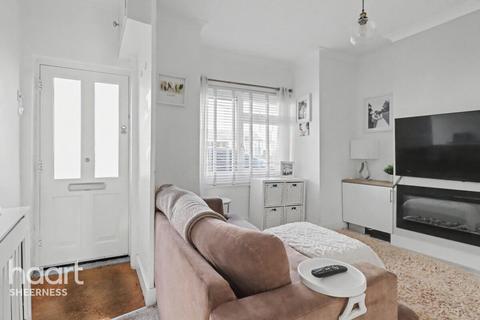 2 bedroom end of terrace house for sale, North Road, Queenborough