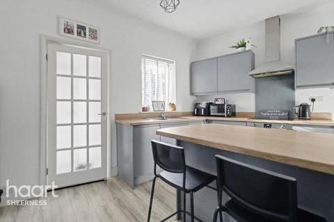 2 bedroom end of terrace house for sale, North Road, Queenborough