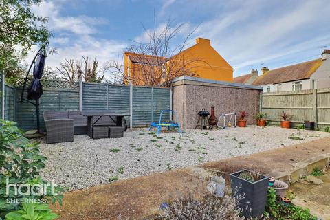 2 bedroom end of terrace house for sale, North Road, Queenborough