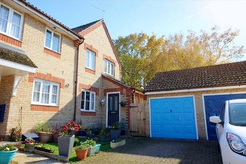 3 bedroom end of terrace house for sale, Lowry Close, Haverhill CB9