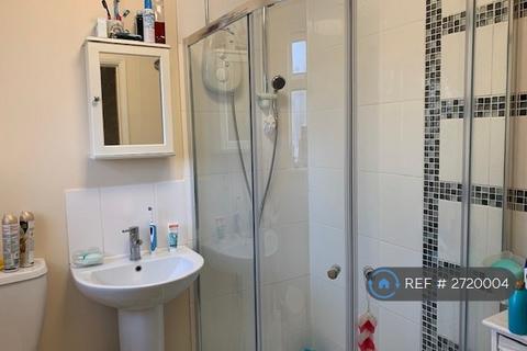 2 bedroom bungalow to rent, Crofters Close, Hythe, CT21