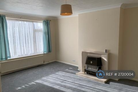 2 bedroom bungalow to rent, Crofters Close, Hythe, CT21