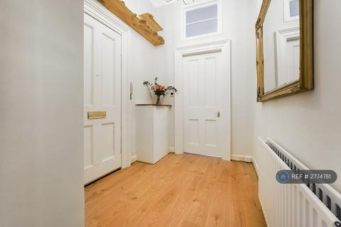 undefined, Inverleith Terrace, Edinburgh, EH3
