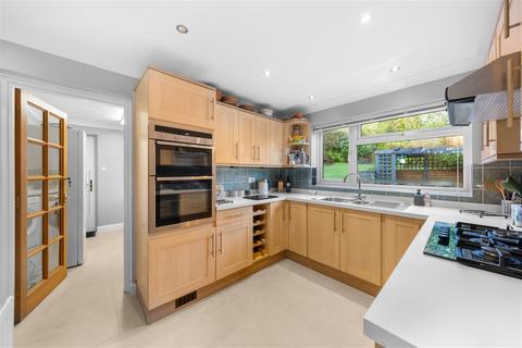 4 bedroom detached house for sale, Booker Close, Crowborough